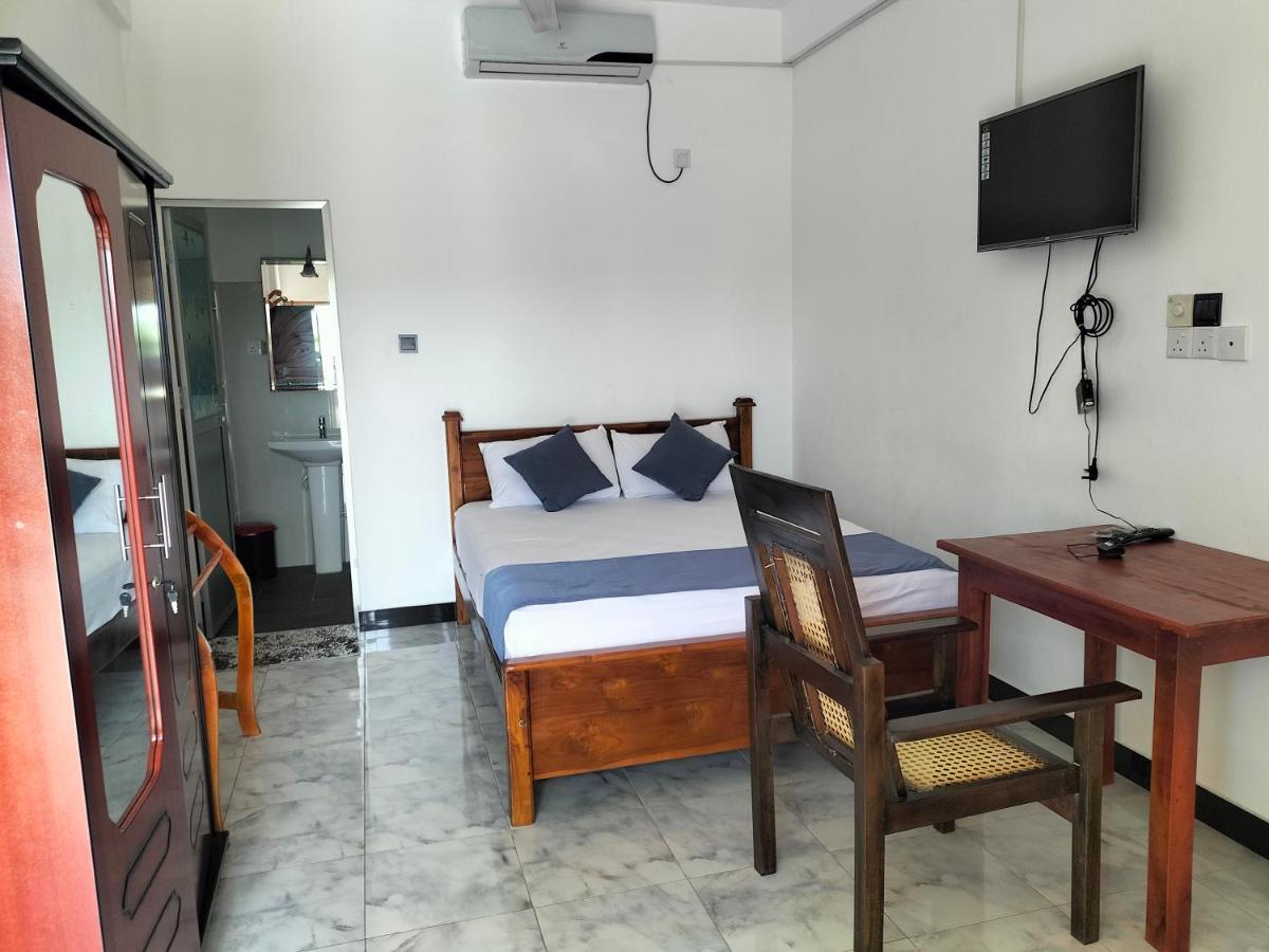 Hotel Sun Blue Trincomalee Eksteriør billede