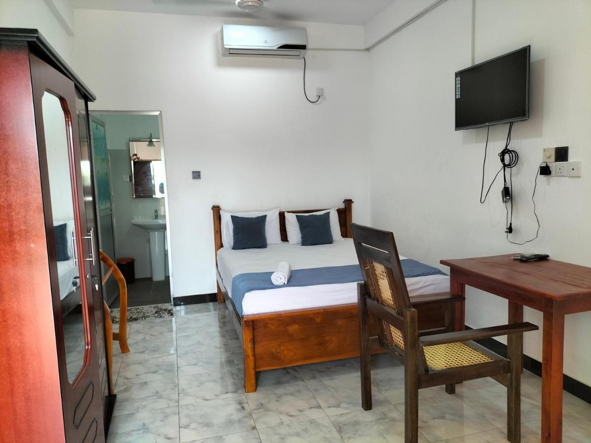 Hotel Sun Blue Trincomalee Eksteriør billede