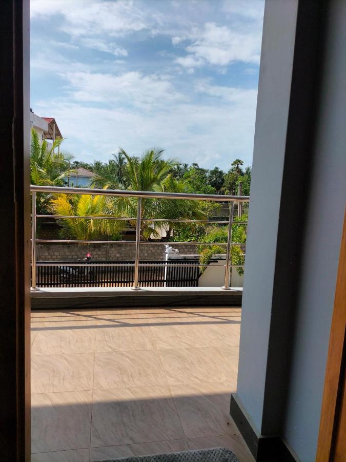 Hotel Sun Blue Trincomalee Eksteriør billede