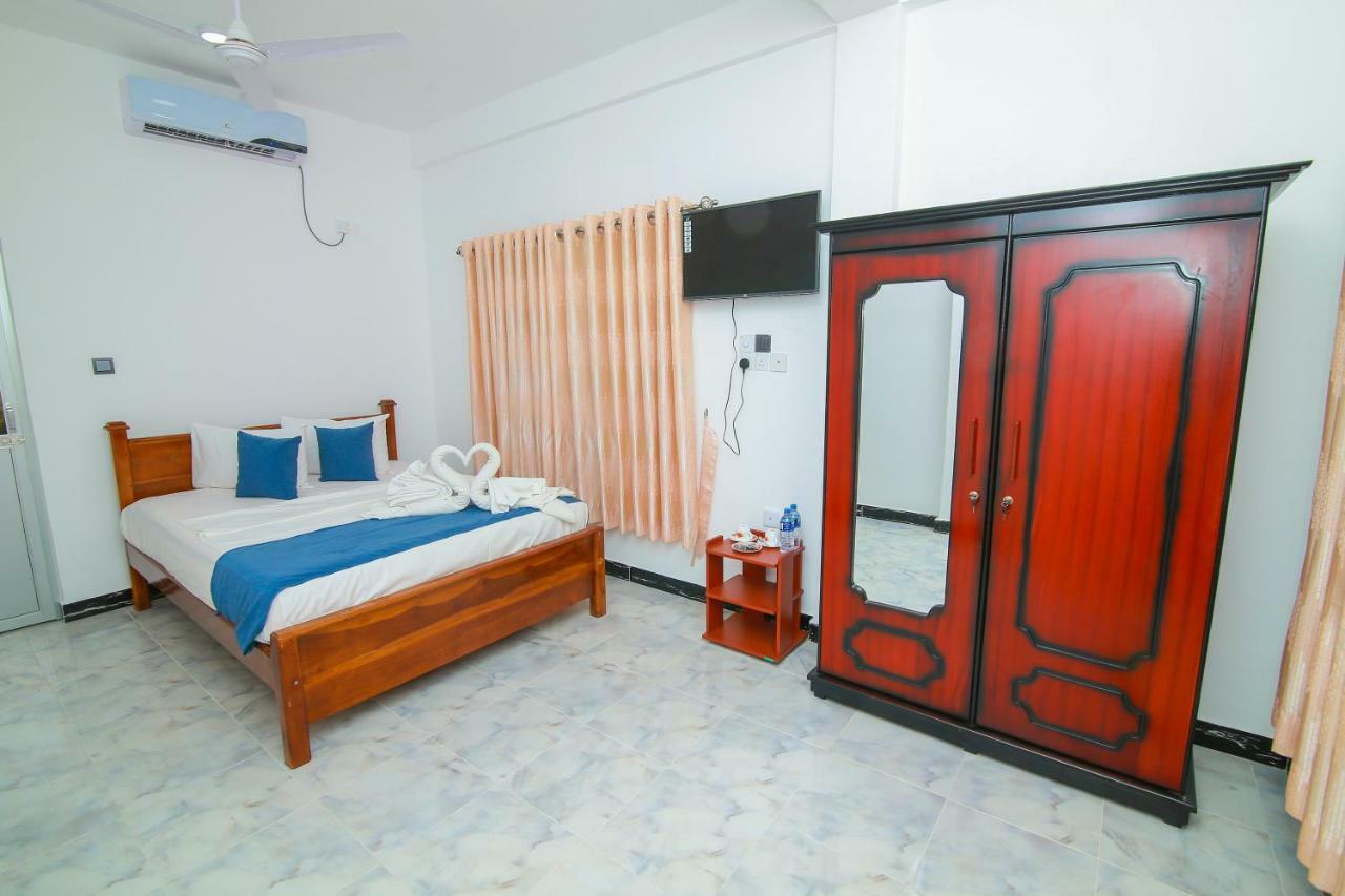 Hotel Sun Blue Trincomalee Eksteriør billede